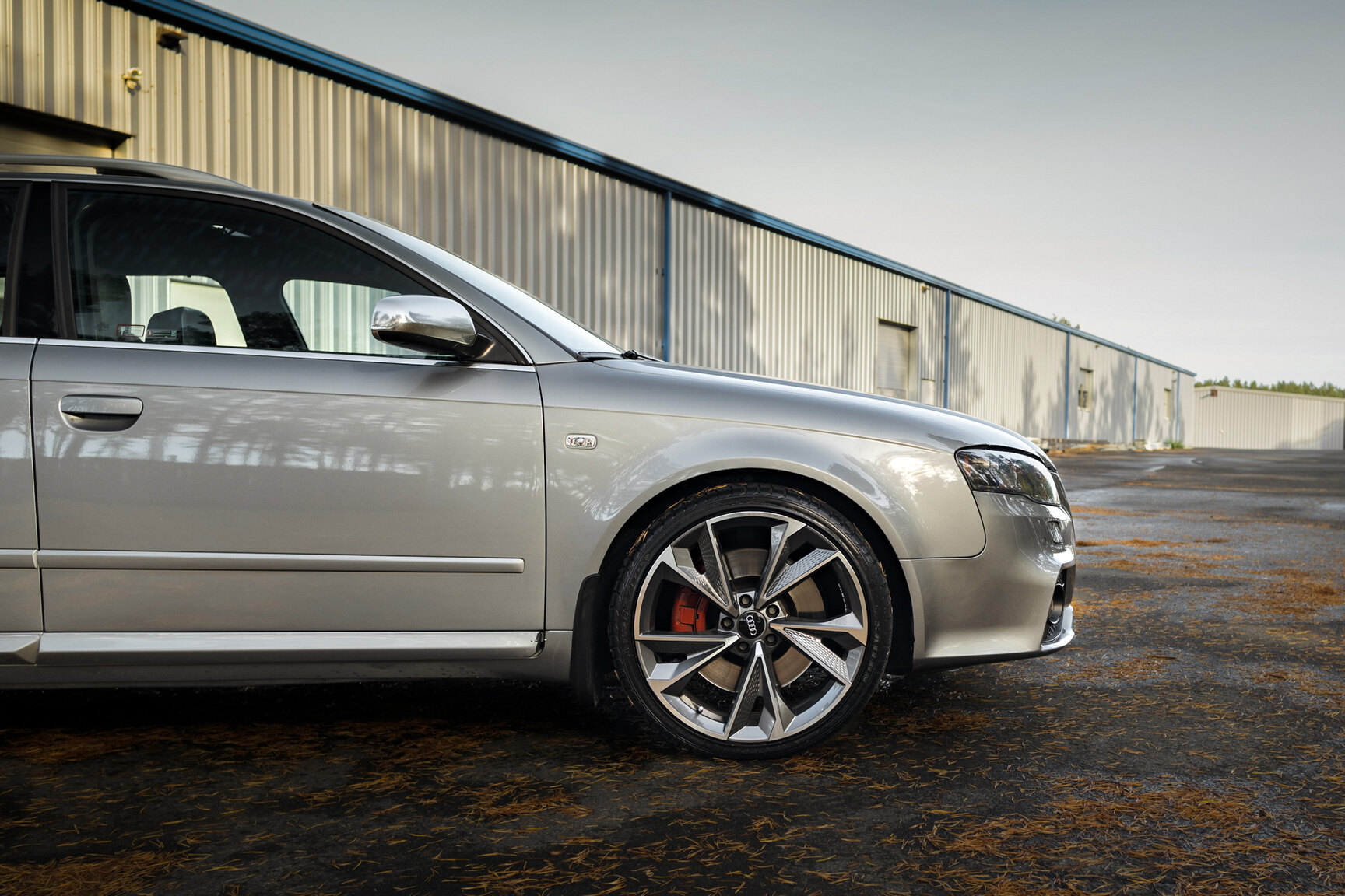 Exterior image of 2005 Audi S4 Avant (4)