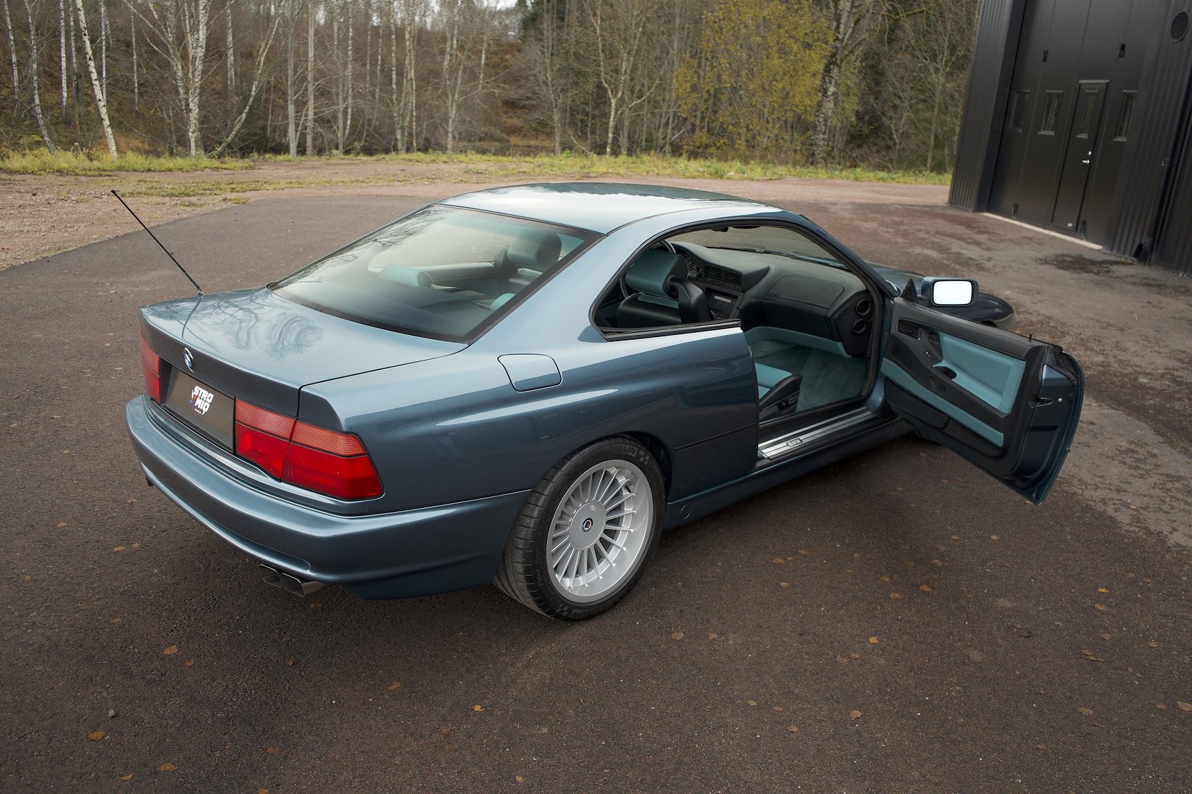 Exteriörbild på 1992 BMW 850i 6-speed manual - NO RESERVE