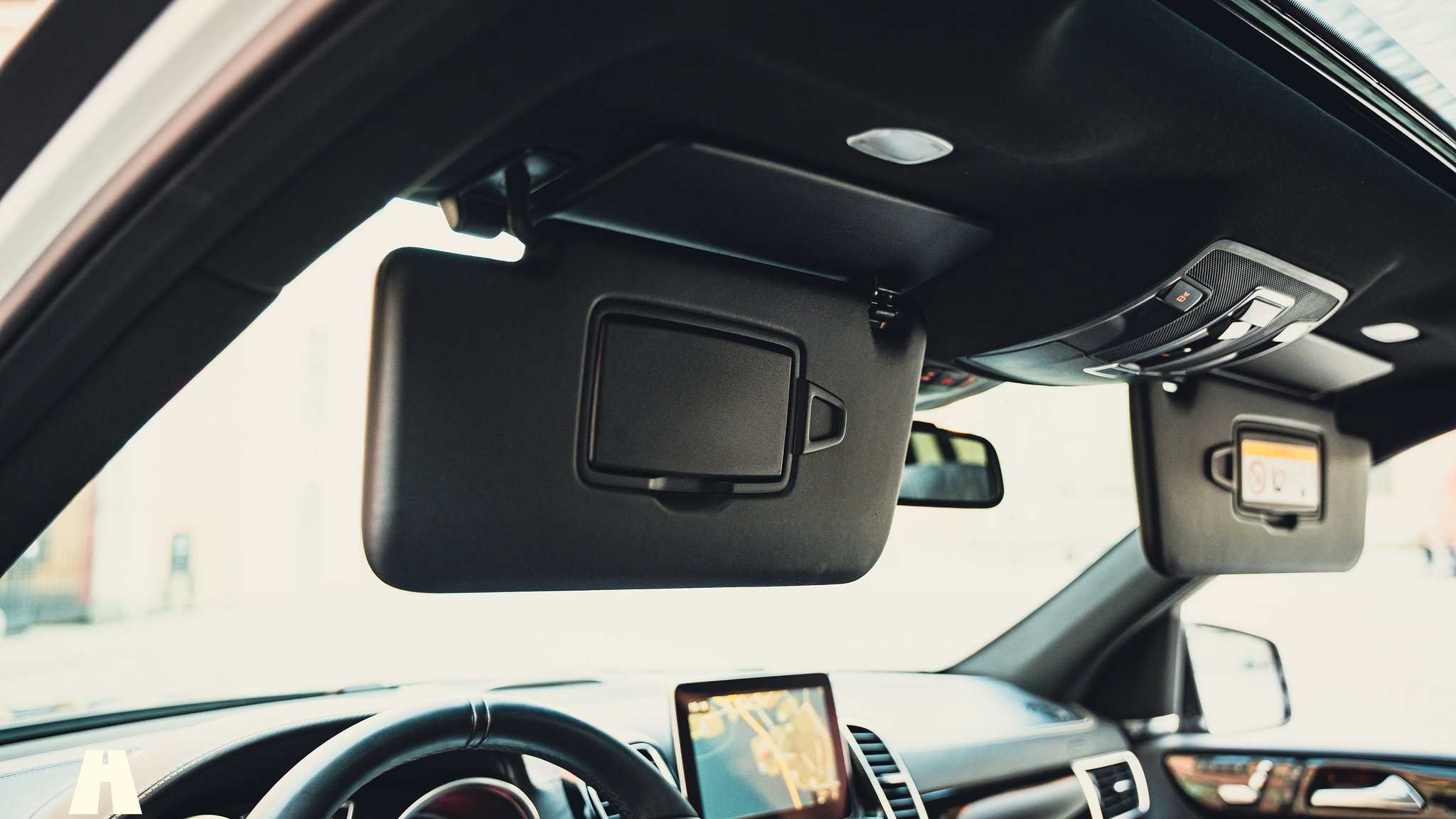 Innenraumfoto von 2017 Mercedes-Benz GLS 63 AMG (52)