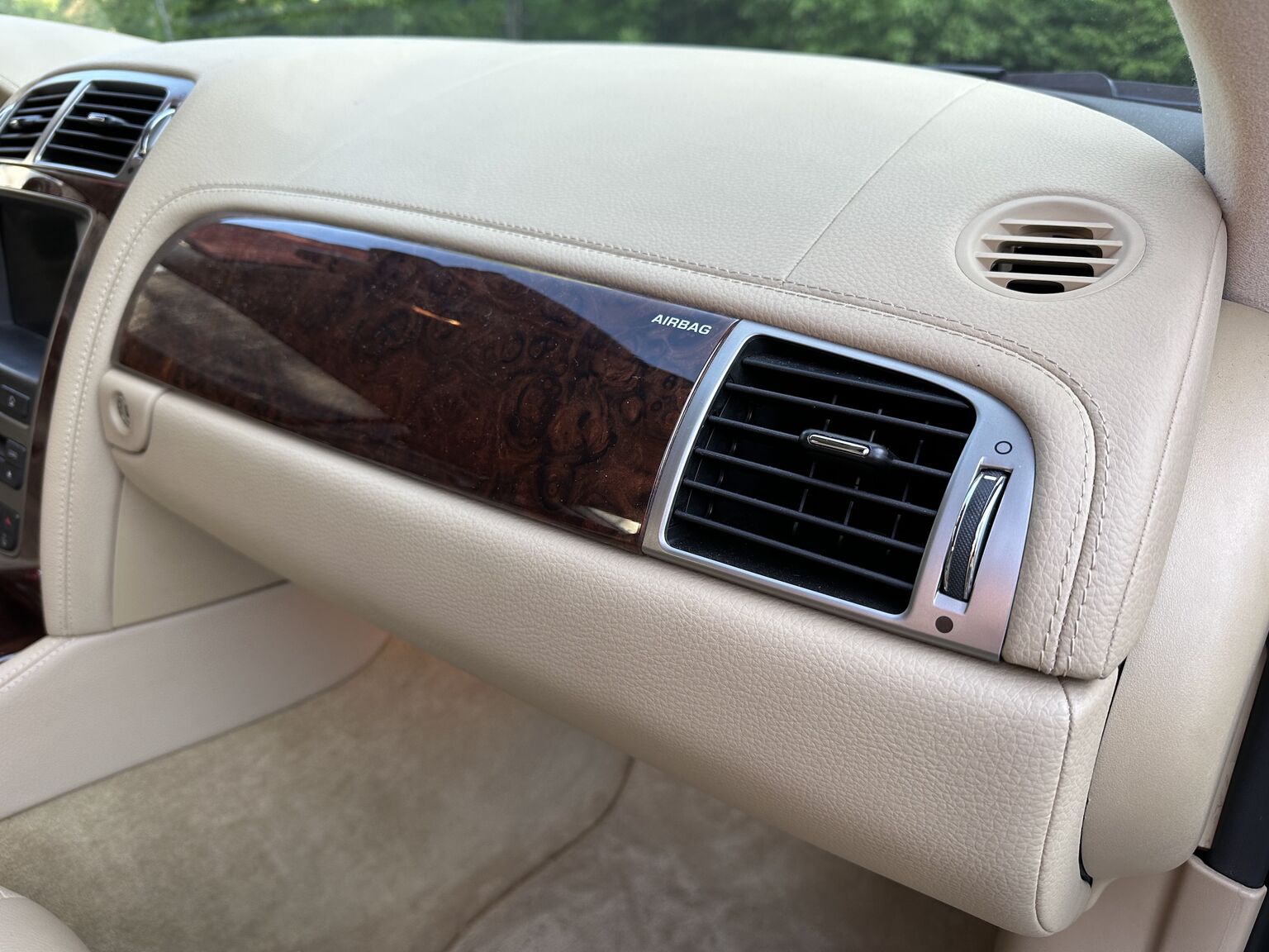 Innenraumfoto von 2007 Jaguar XKR (25)