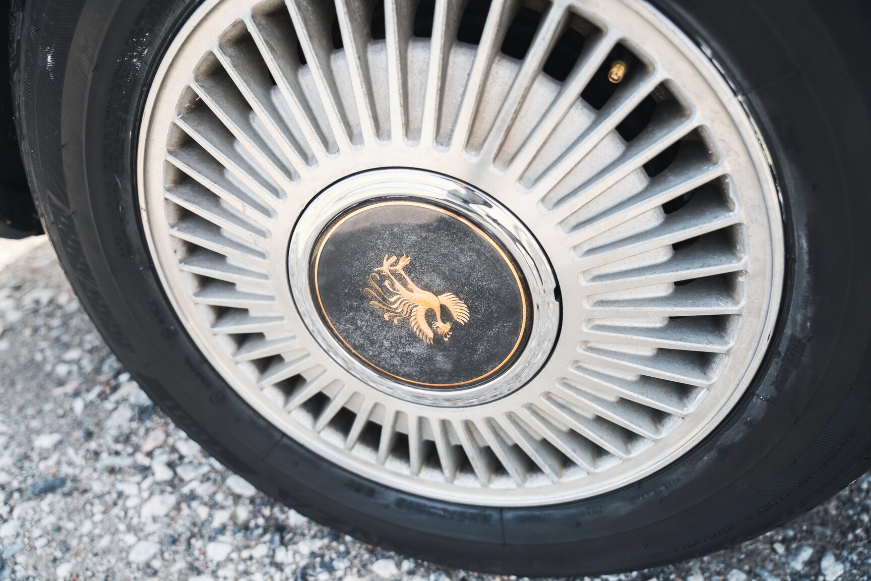 Exteriörbild på 2000 Toyota Century