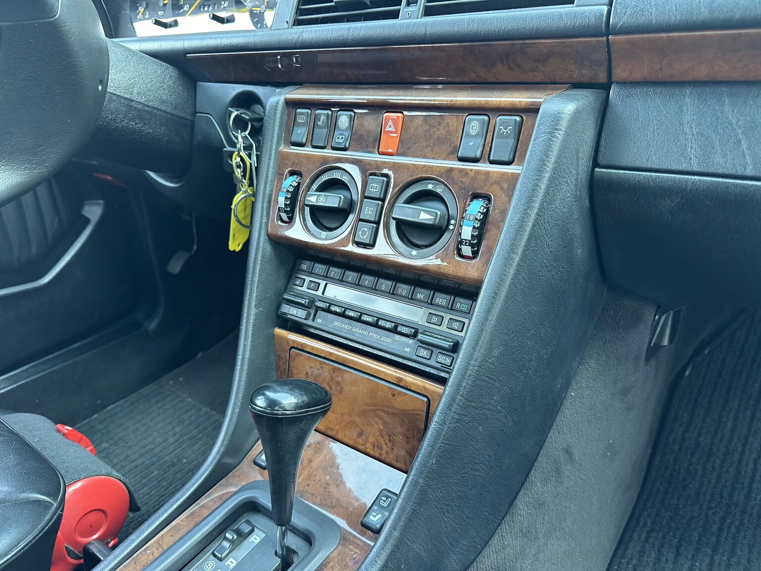 Interiörbild 1992 Mercedes-Benz 300 CE-24