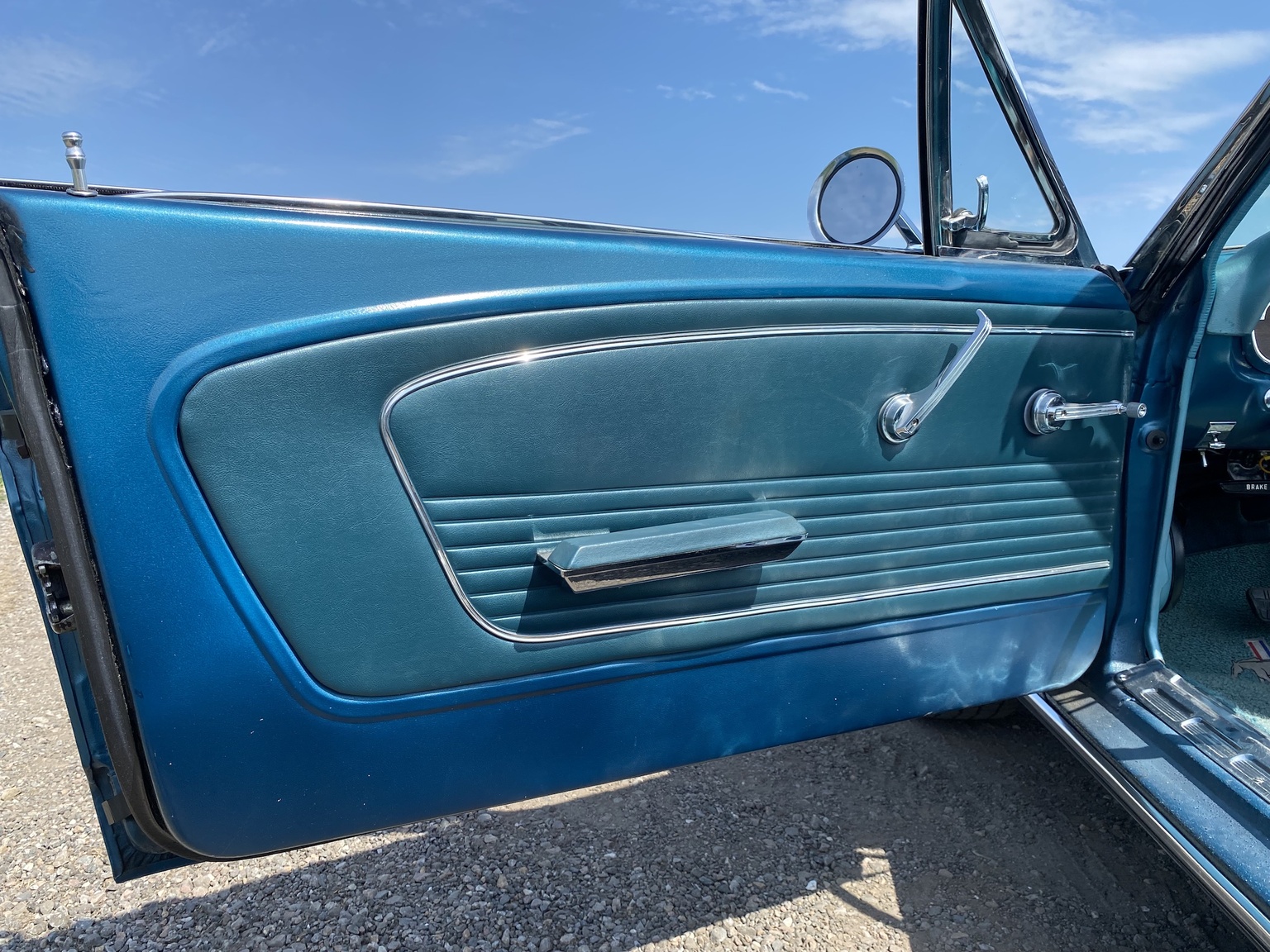 Interior image of 1966 Ford Mustang 289 Cabriolet (7)