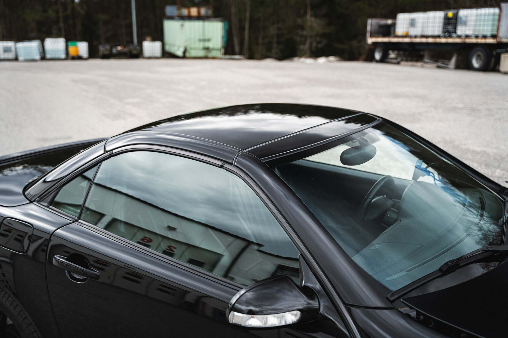 Exterior image of 2001 Mercedes-Benz SLK 32 AMG