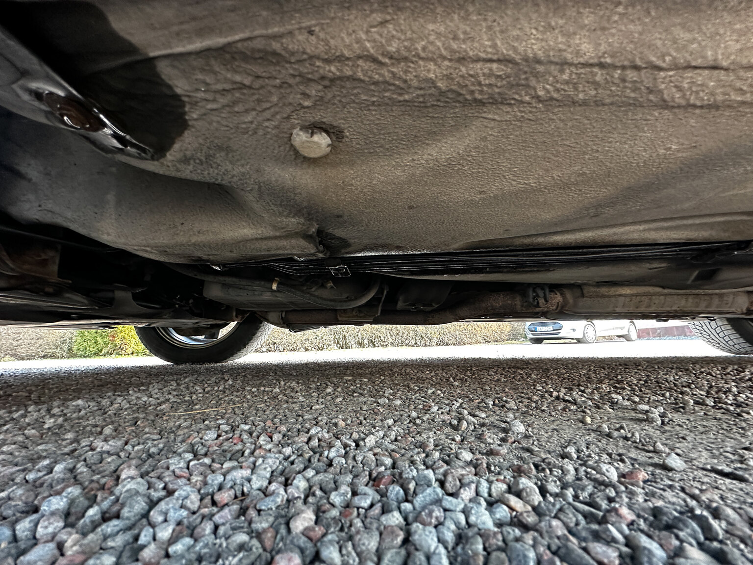 Image of 1993 Mercedes-Benz E 220 mechanics