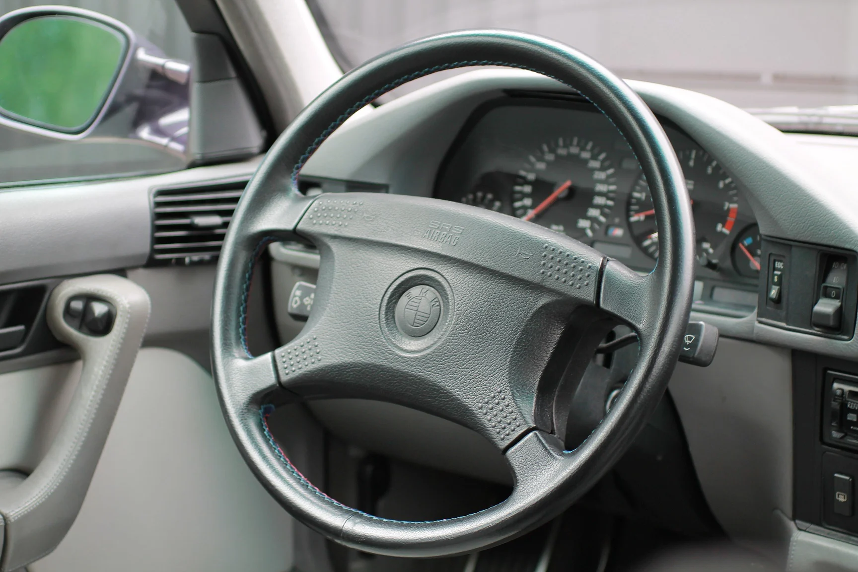 Innenraumfoto von 1993 BMW M5 Touring 3.8 Manual (23)