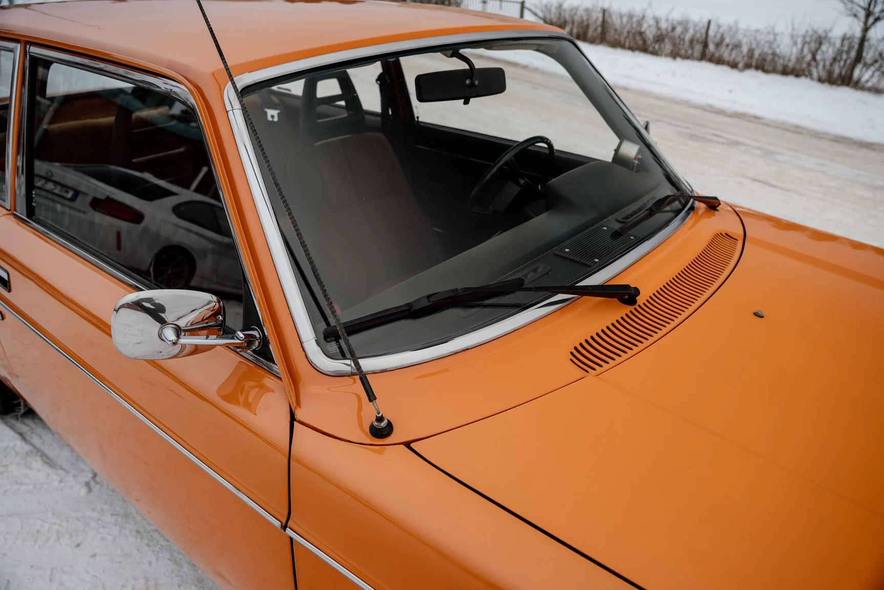 Exteriörbild på 1975 Volvo 242 2-dörrars coupé (53)