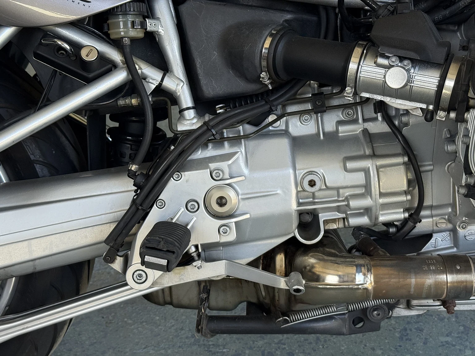 Exteriörbild på 1999 BMW Motorrad R 1100 R (13)