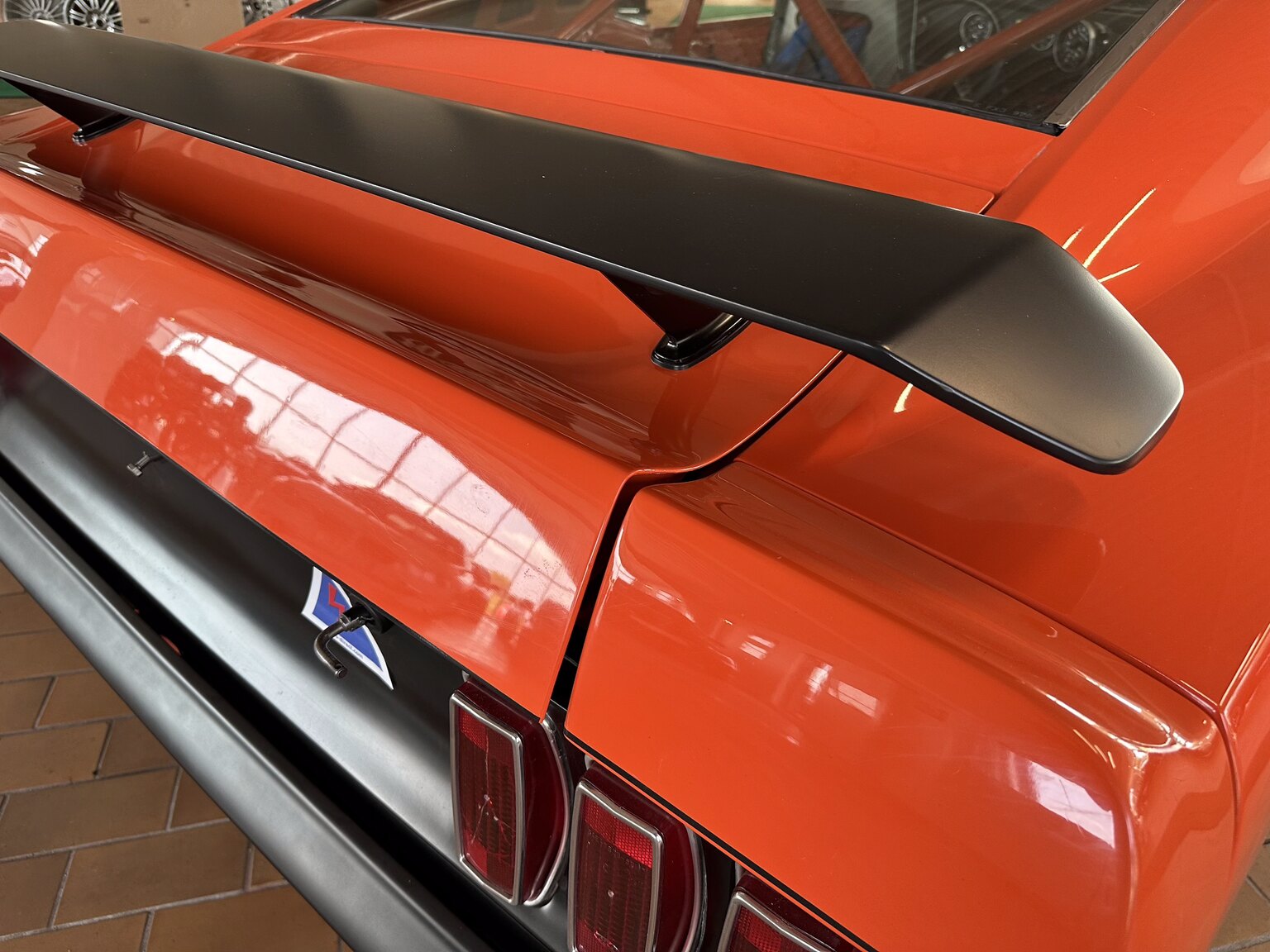 Exteriörbild på 1969 Ford Mustang Fastback Boss Race Car