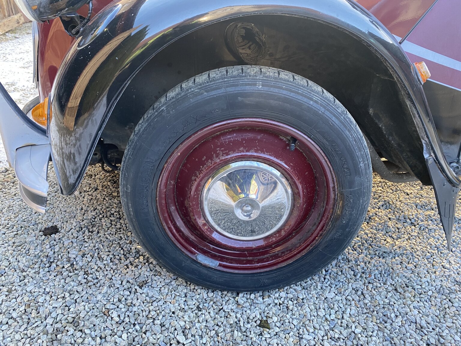 Exterior image of 1986 Citroën 2CV6 Charleston