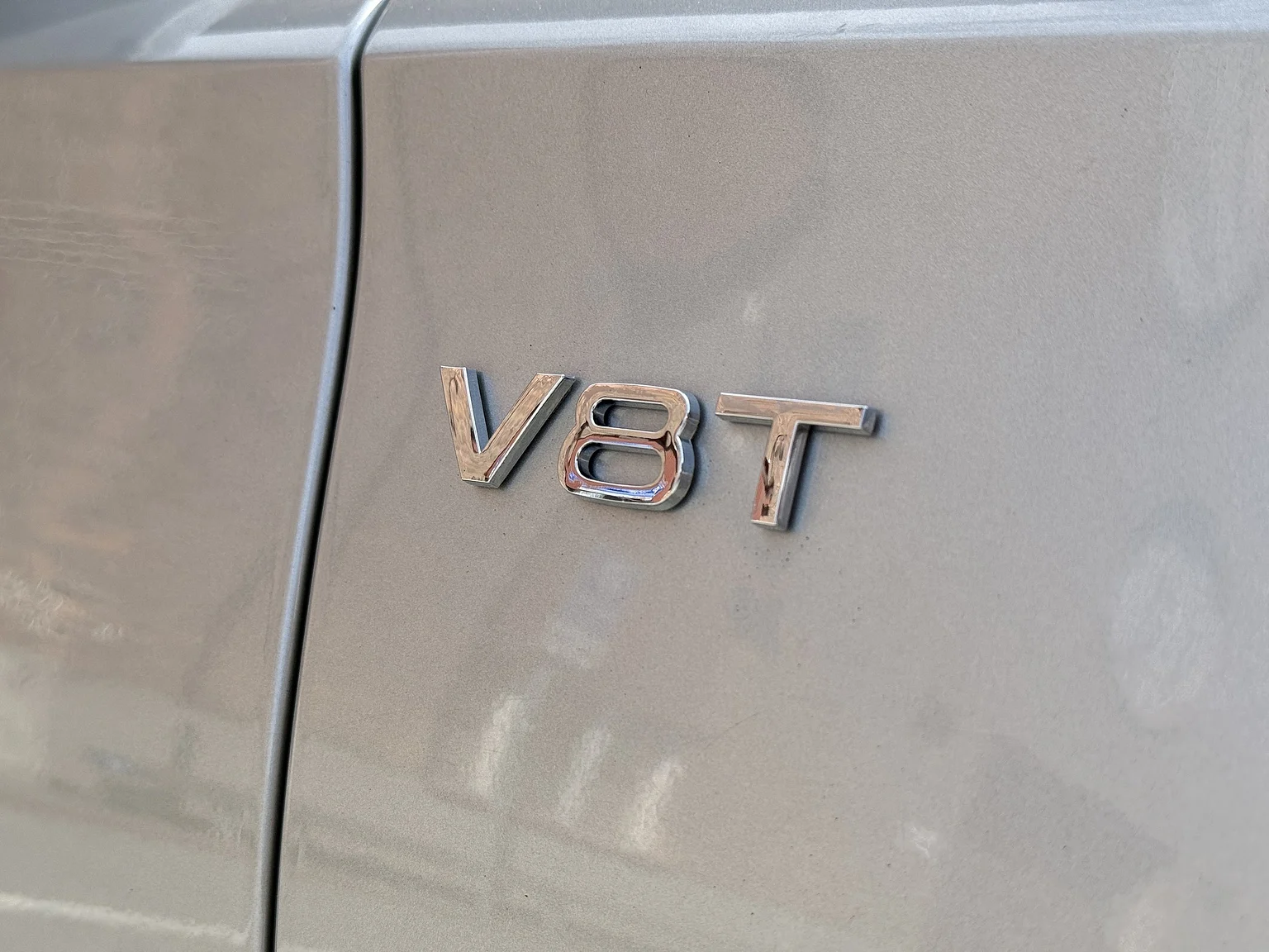 Exterior image of 2014 Audi A8 4.0 TFSI (23)