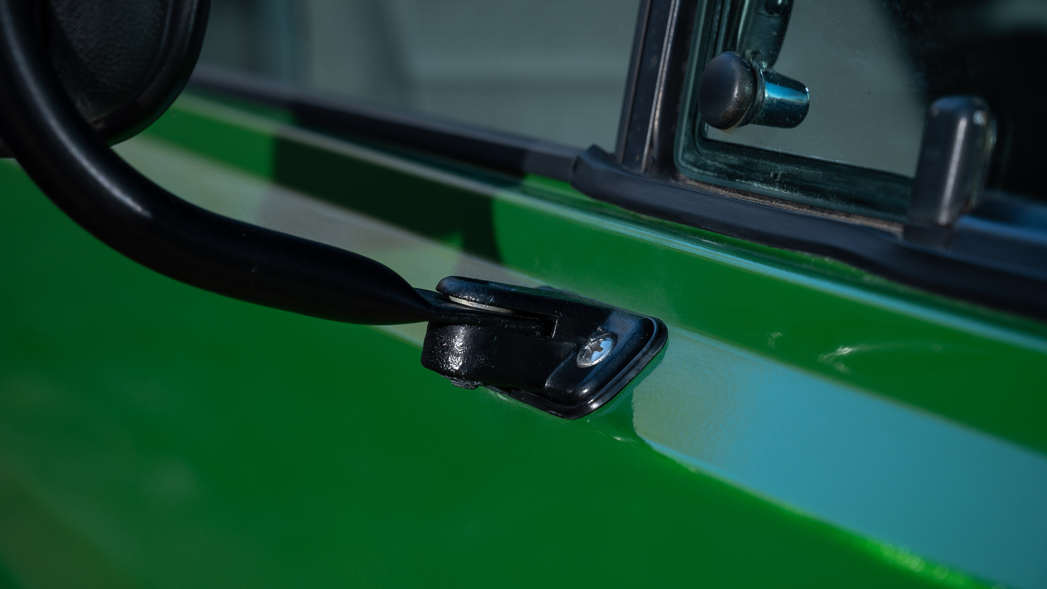 Exterior image of 1992 Volkswagen T3 Kombi Syncro 16" Westfalia