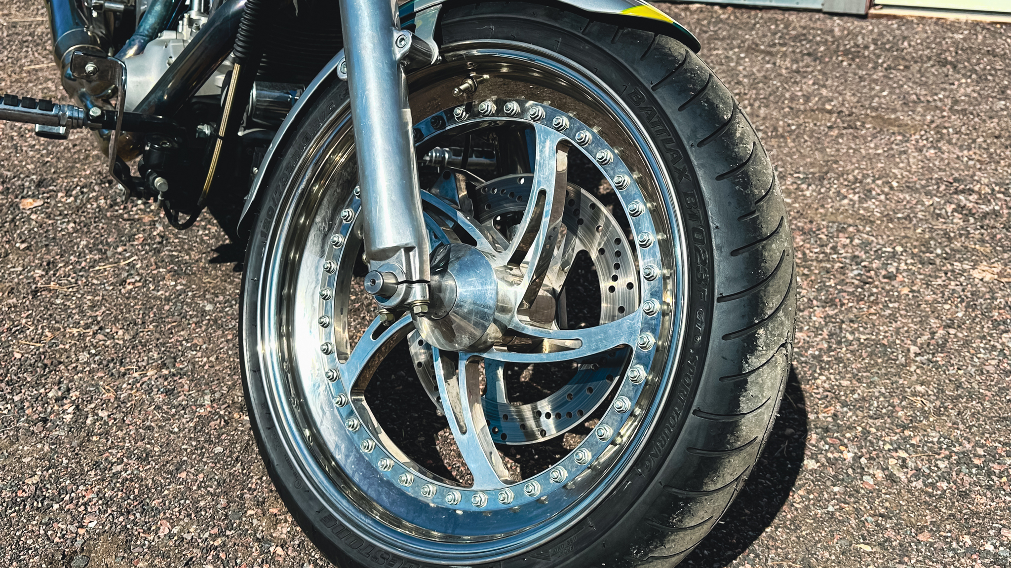 Aussenfoto 2000 Harley-Davidson FXST Custom (7)