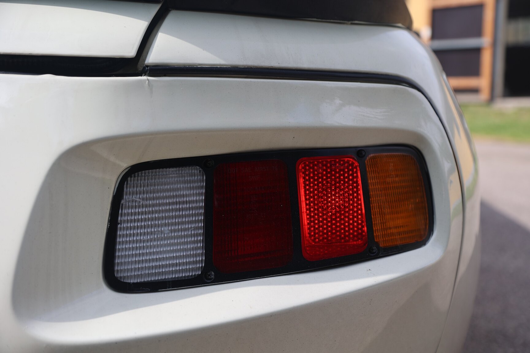 Exterior image of 1981 Porsche 928 S (67)