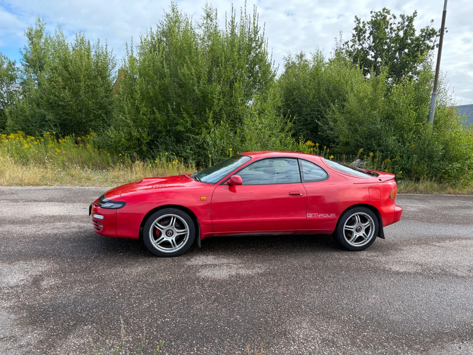 Exterior image of 1991 Toyota Celica GT-Four ST185 (5)
