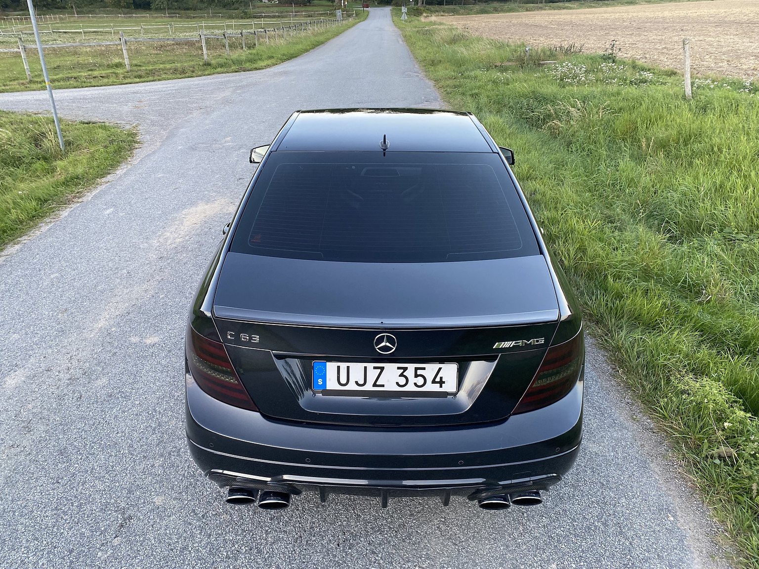 Exteriörbild på 2011 Mercedes-Benz C 63 AMG