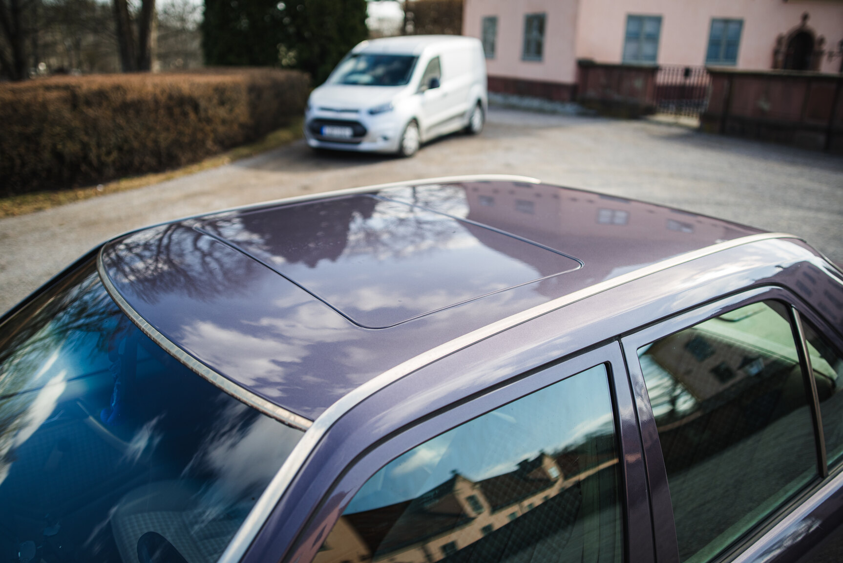 Exterior image of 1993 Mercedes-Benz E 220