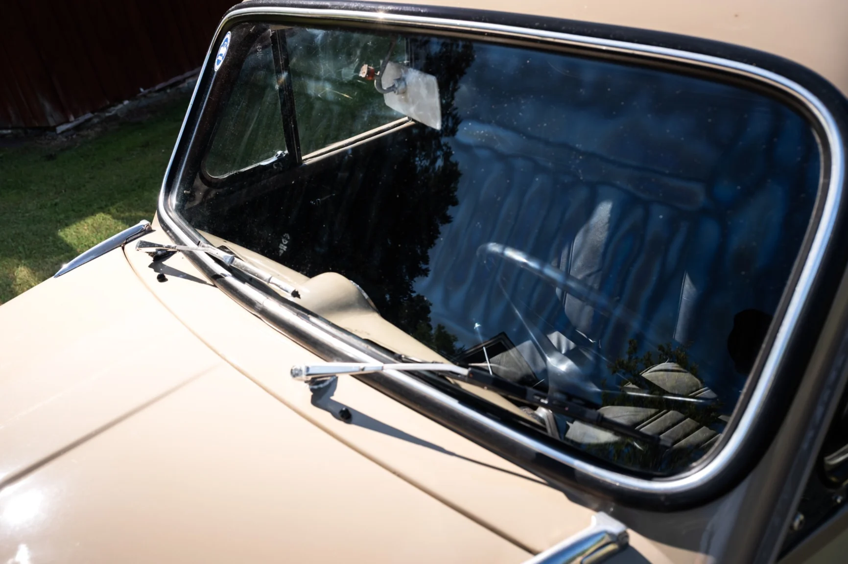 Exterior image of 1971 Morris Minor 1000 (30)
