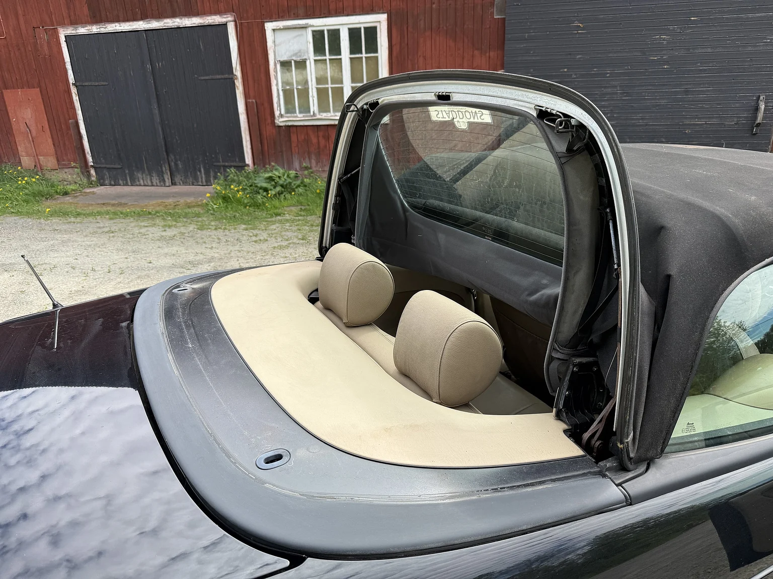 Exteriörbild på 2002 Saab 9-3 2.0T SE Convertible – NO RESERVE (16)