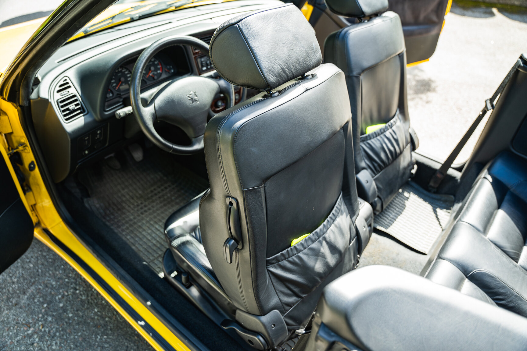 Interior image of 1997 Peugeot 306 Cabriolet (45)