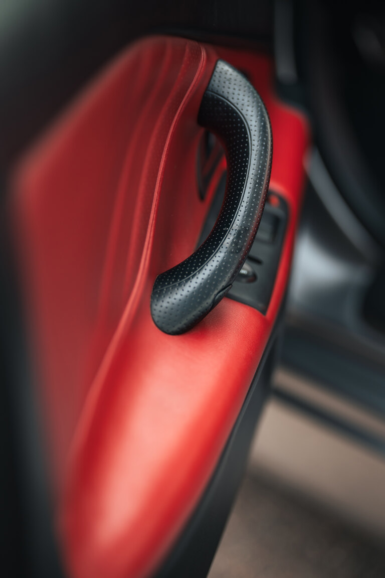 Interior image of 2000 Honda S2000 AP1