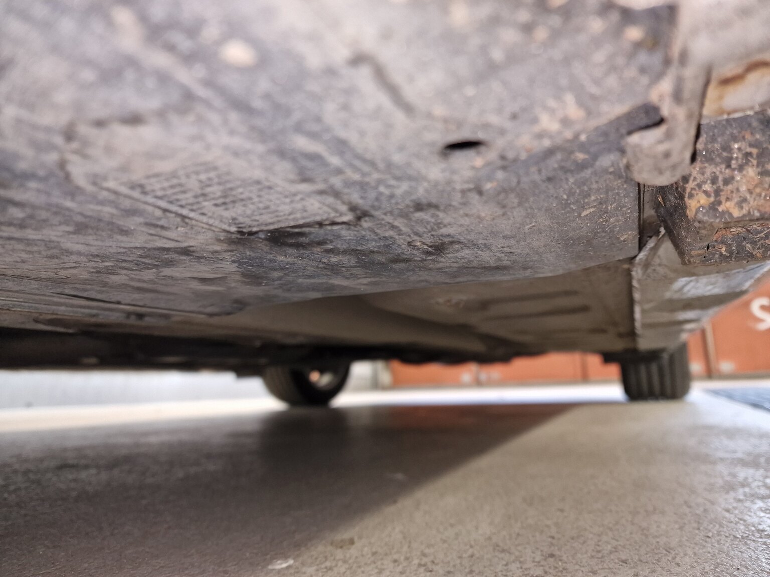 Image of 2002 BMW 320Ci mechanics