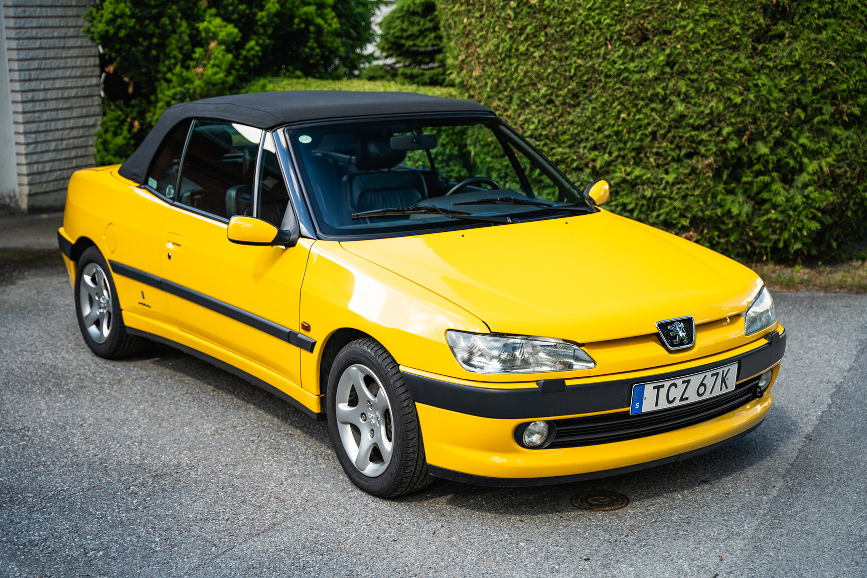 Exterior image of 1997 Peugeot 306 Cabriolet