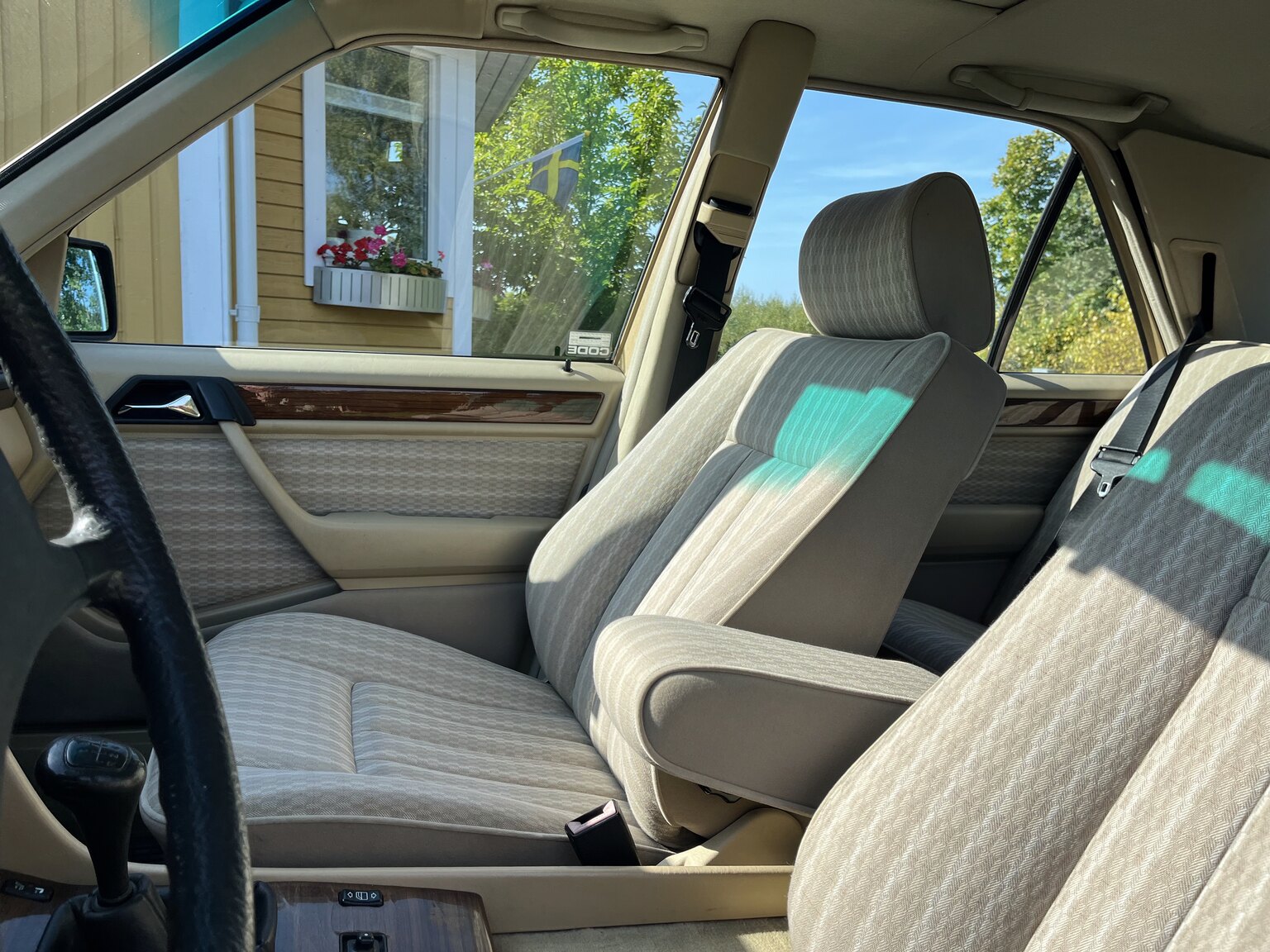 Interiörbild 1990 Mercedes-Benz 230 E