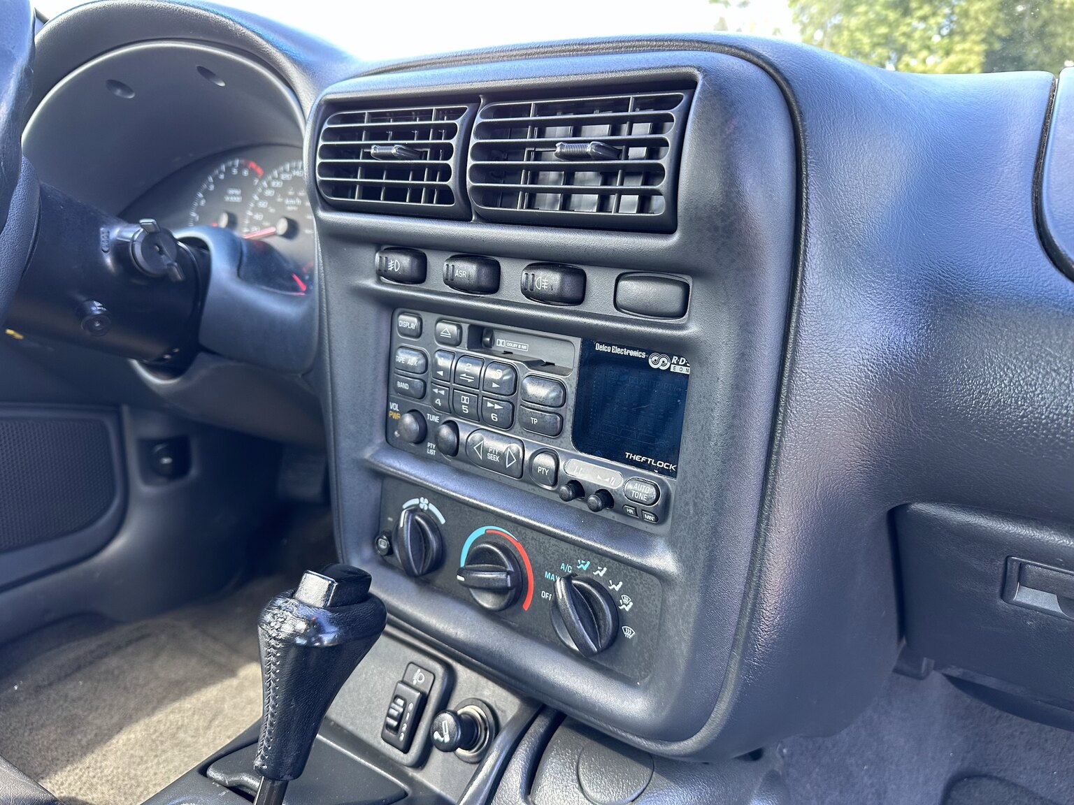 Innenraumfoto von 1999 Chevrolet Camaro Z28