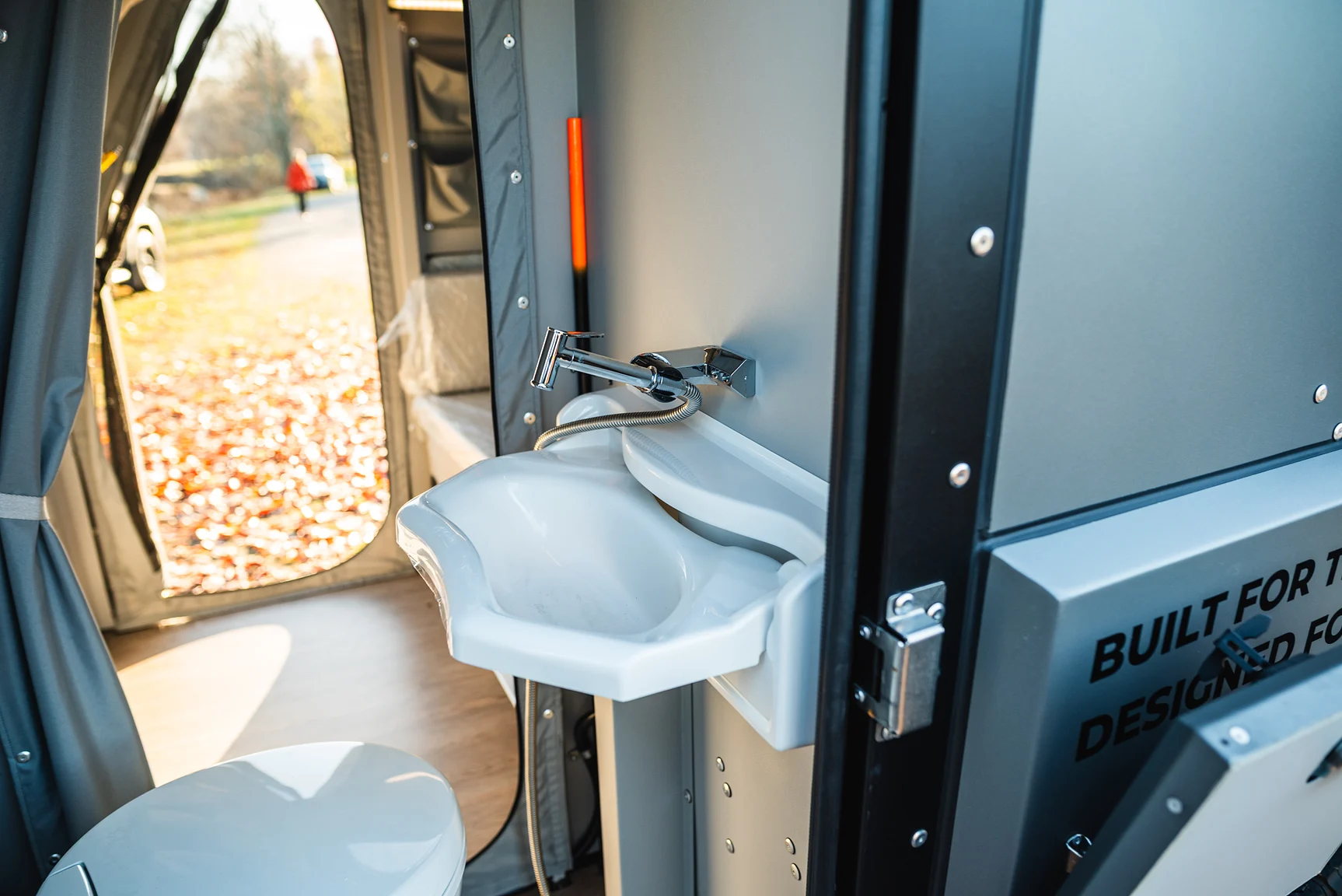 Interior image of 2025 Northea Trailer Expedition Crawler 458i Offgrid-Camper (4)