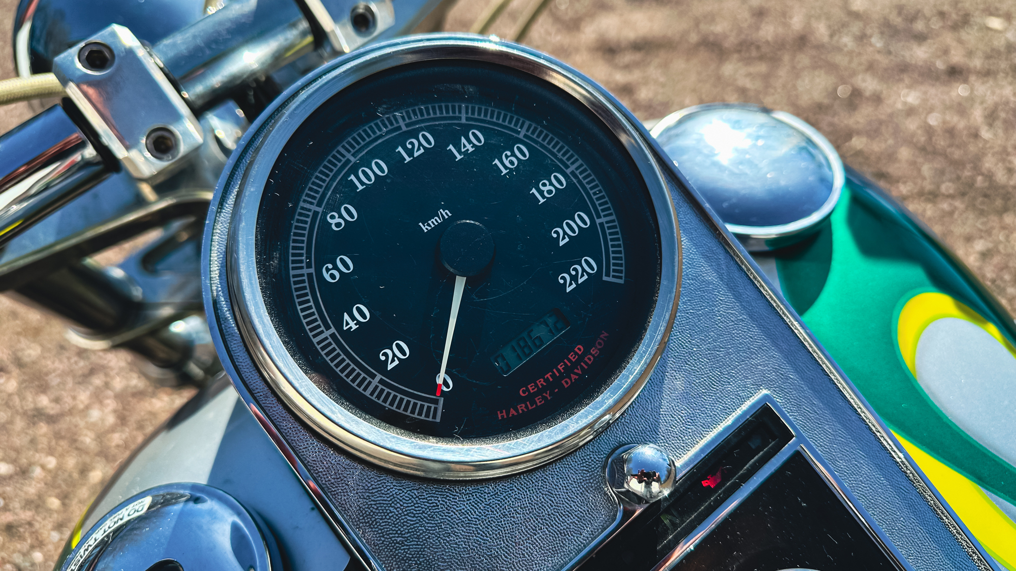 Exterior image of 2000 Harley-Davidson FXST Custom (21)