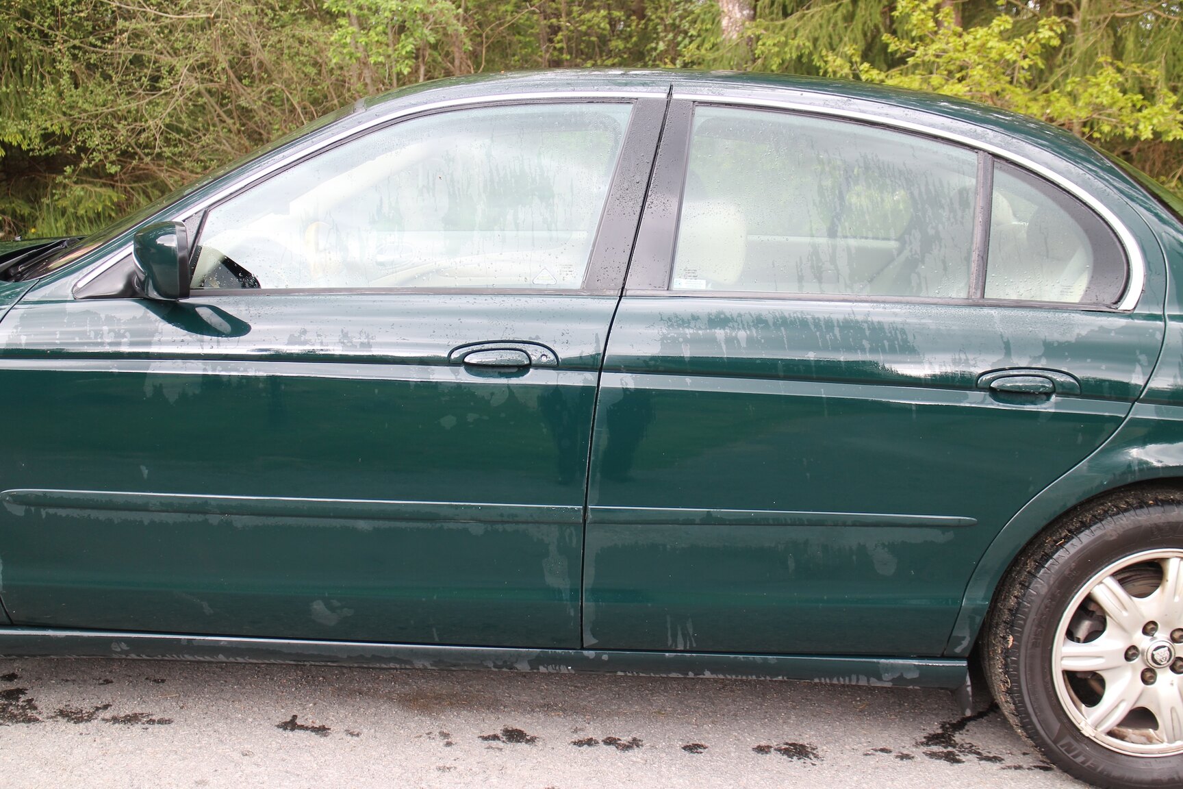 Exterior image of 1999 Jaguar S-Type V6