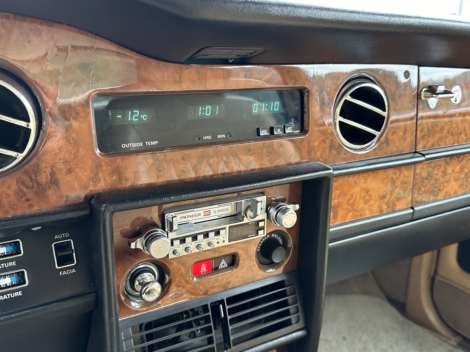 Interior image of 1982  Rolls Royce Silver Spirit