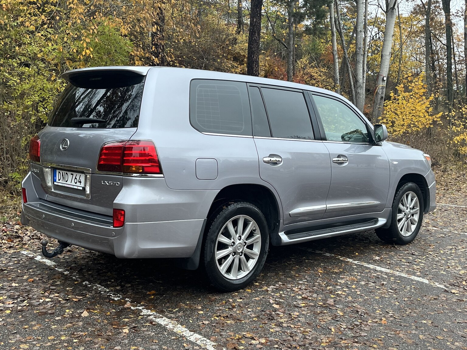 Exterior image of 2011 Lexus LX570