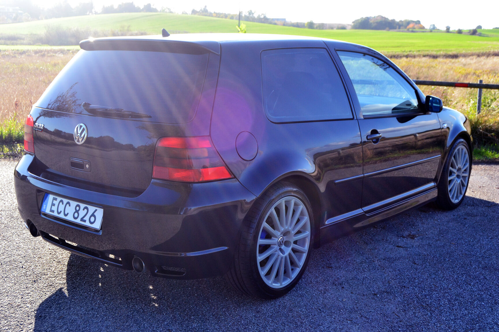 Aussenfoto 2003 Volkswagen Golf R32 MK4 (5)