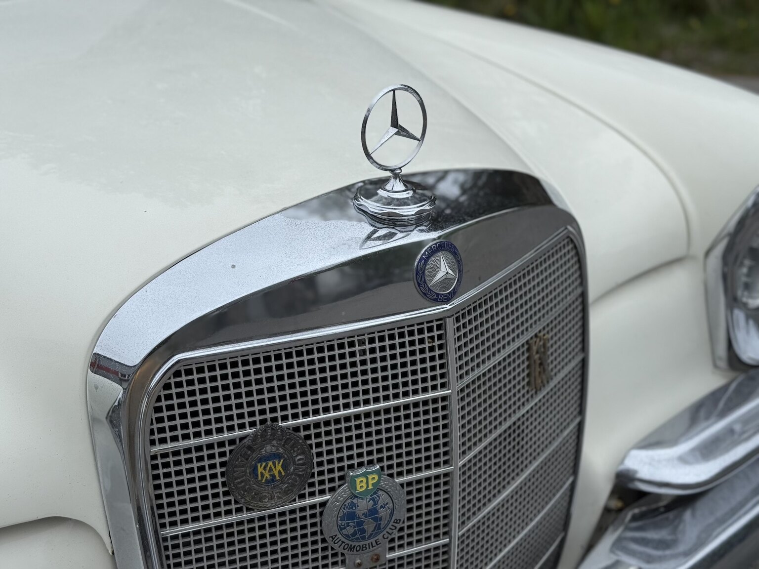 Exteriörbild på 1963 Mercedes-Benz 220 SE