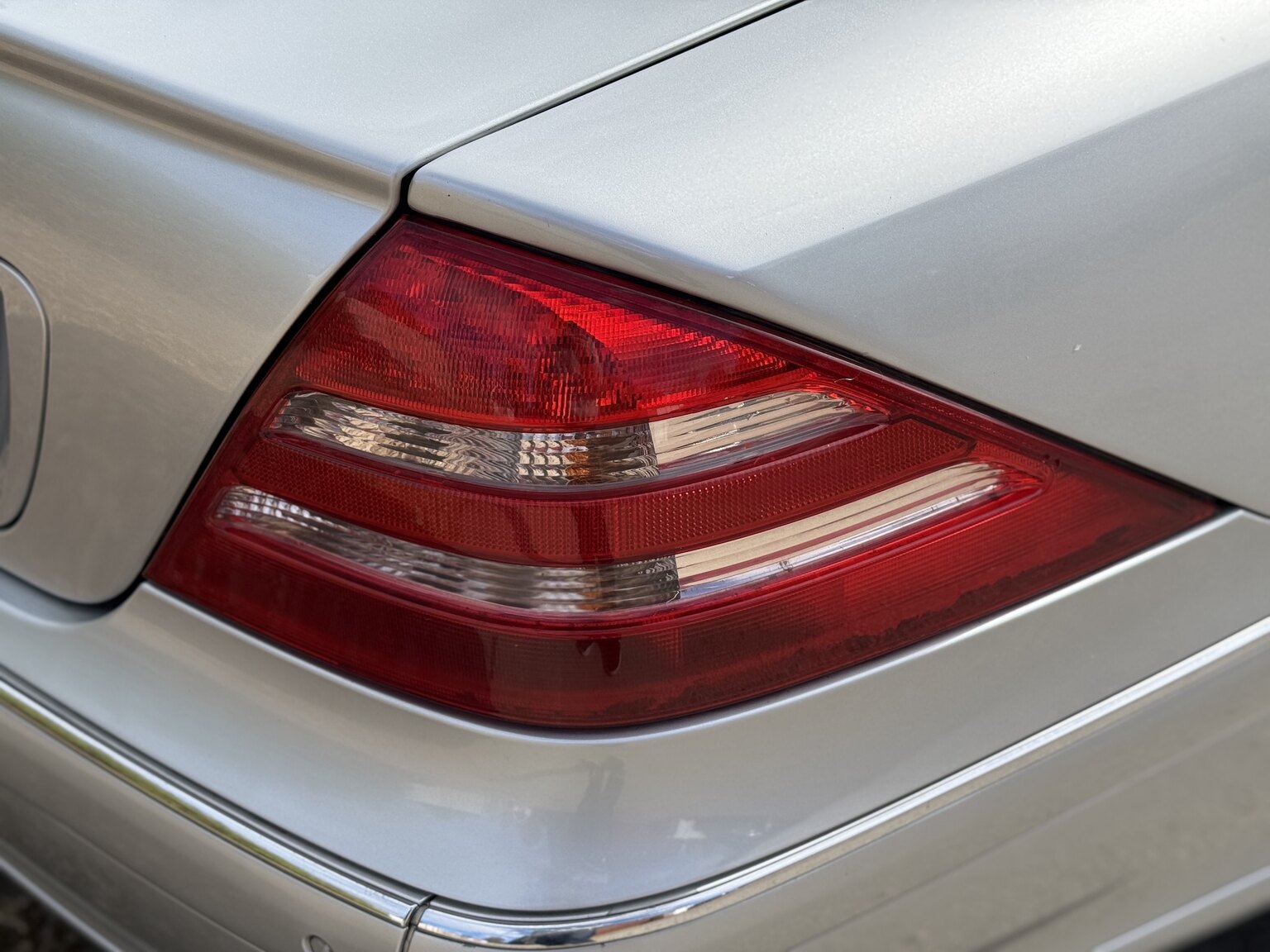 Exterior image of 2000 Mercedes-Benz CL 500