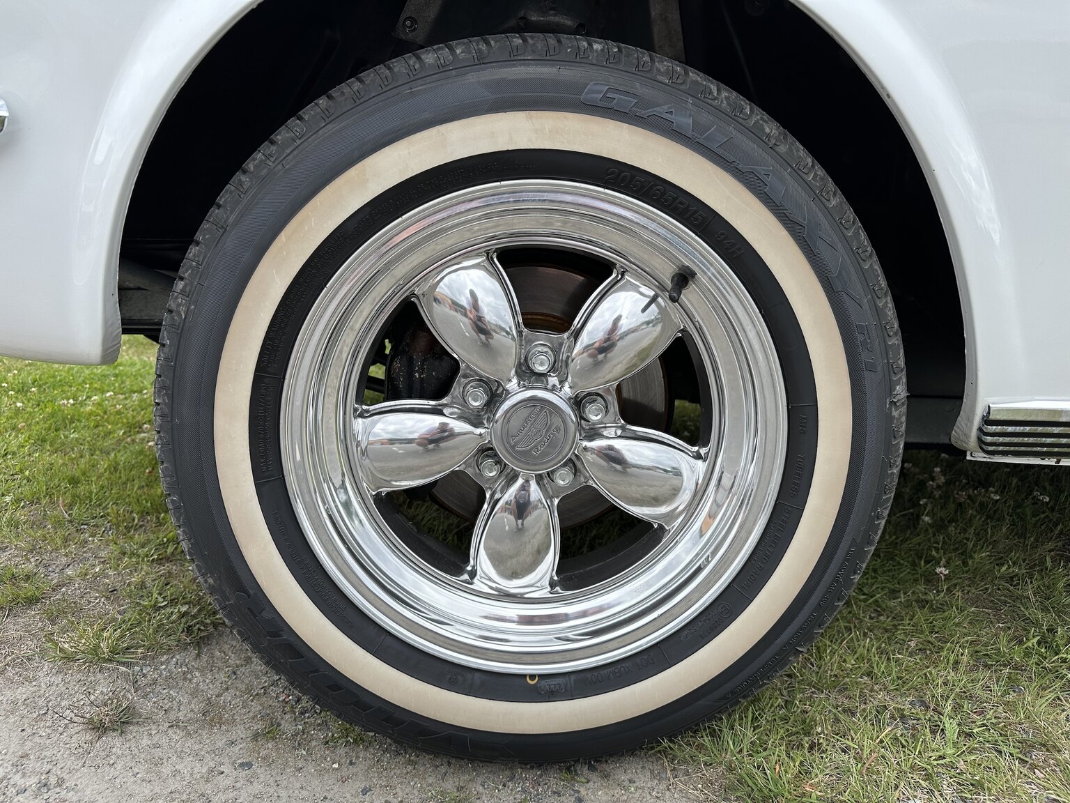 Exteriörbild på 1965 Ford Mustang HT