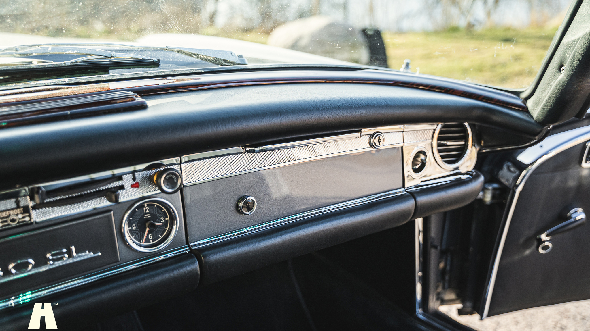 Interiörbild 1970 Mercedes 280 SL Pagoda (33)