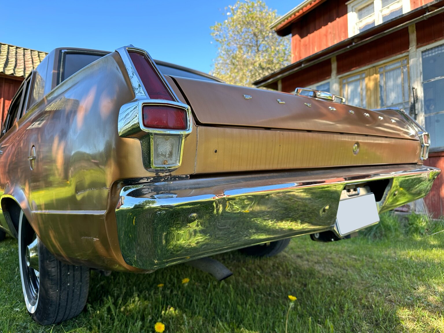 Exteriörbild på 1966 Plymouth Valiant 100 2-door Sedan