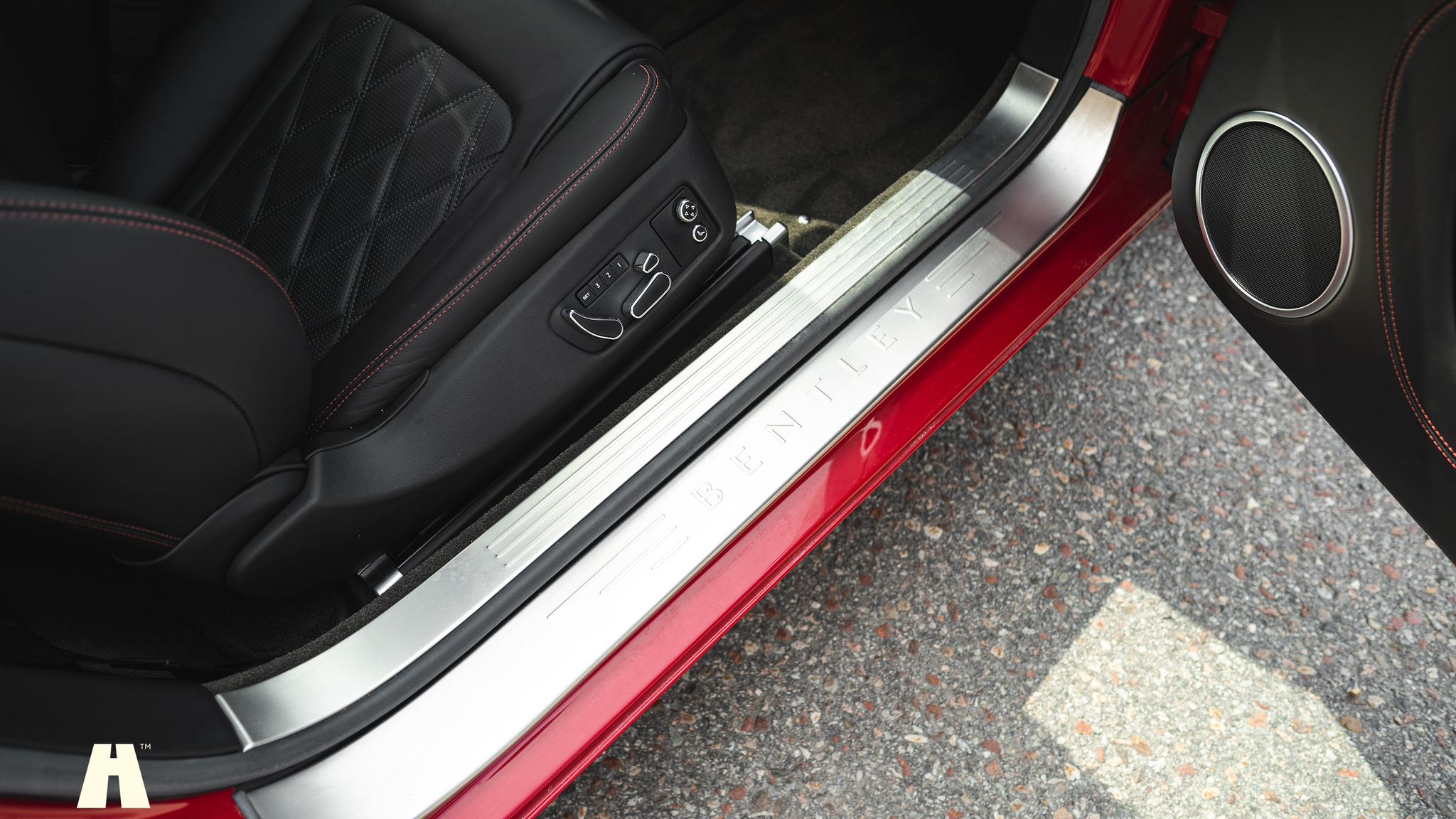 Innenraumfoto von 2013 Bentley Continental GT V8 (17)