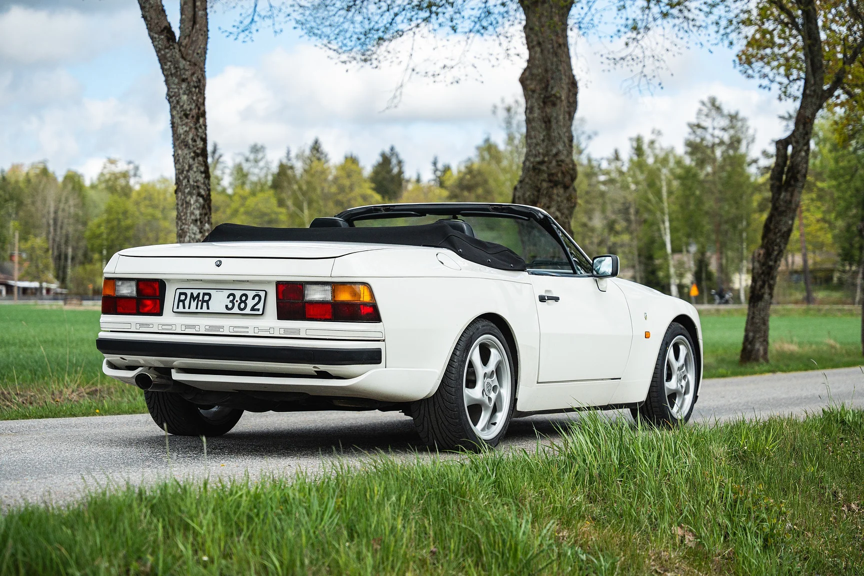 Exteriörbild på 1990 Porsche 944 S2 Cabriolet  (2)