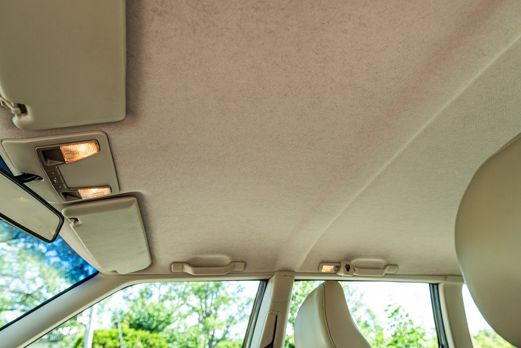 Interior image of 2000 Volvo V70 XC 2.4 T AWD 
