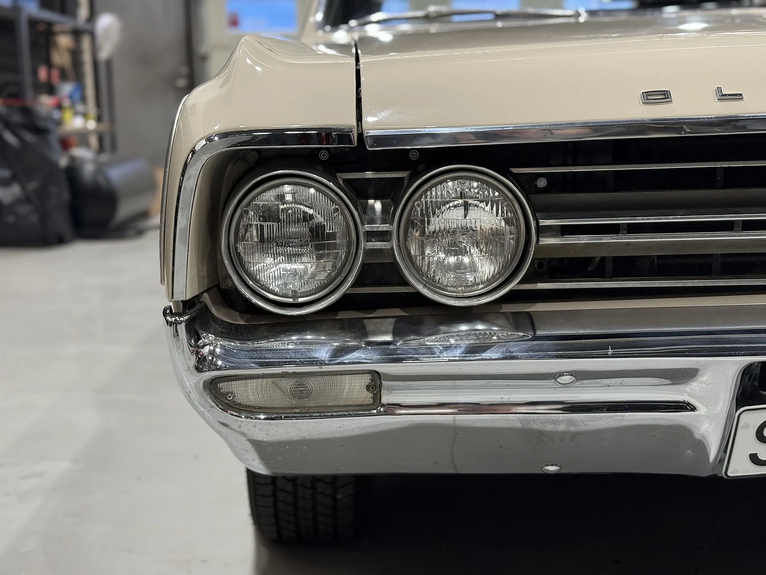 Exterior image of 1964 Oldsmobile Cutlass Convertible (25)