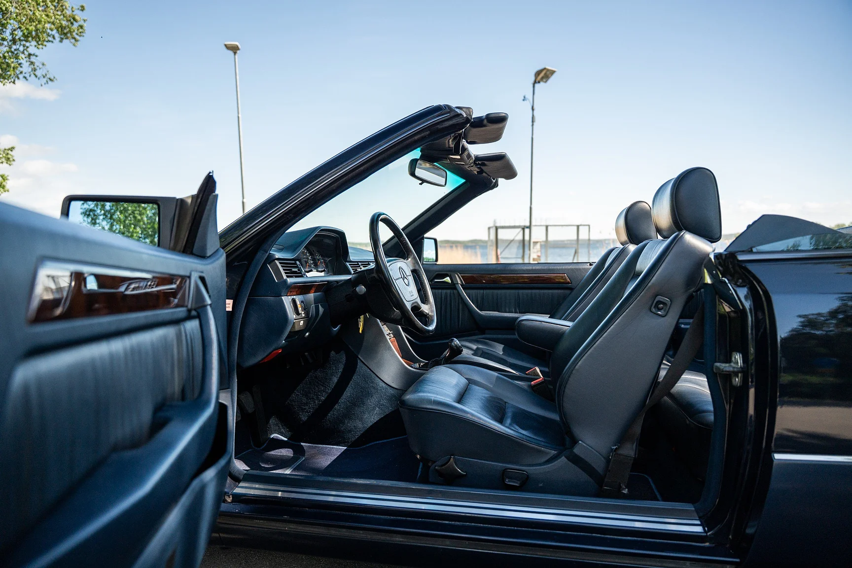 Interiörbild 1993 Mercedes-Benz 300 CE-24 Cabriolet (1)