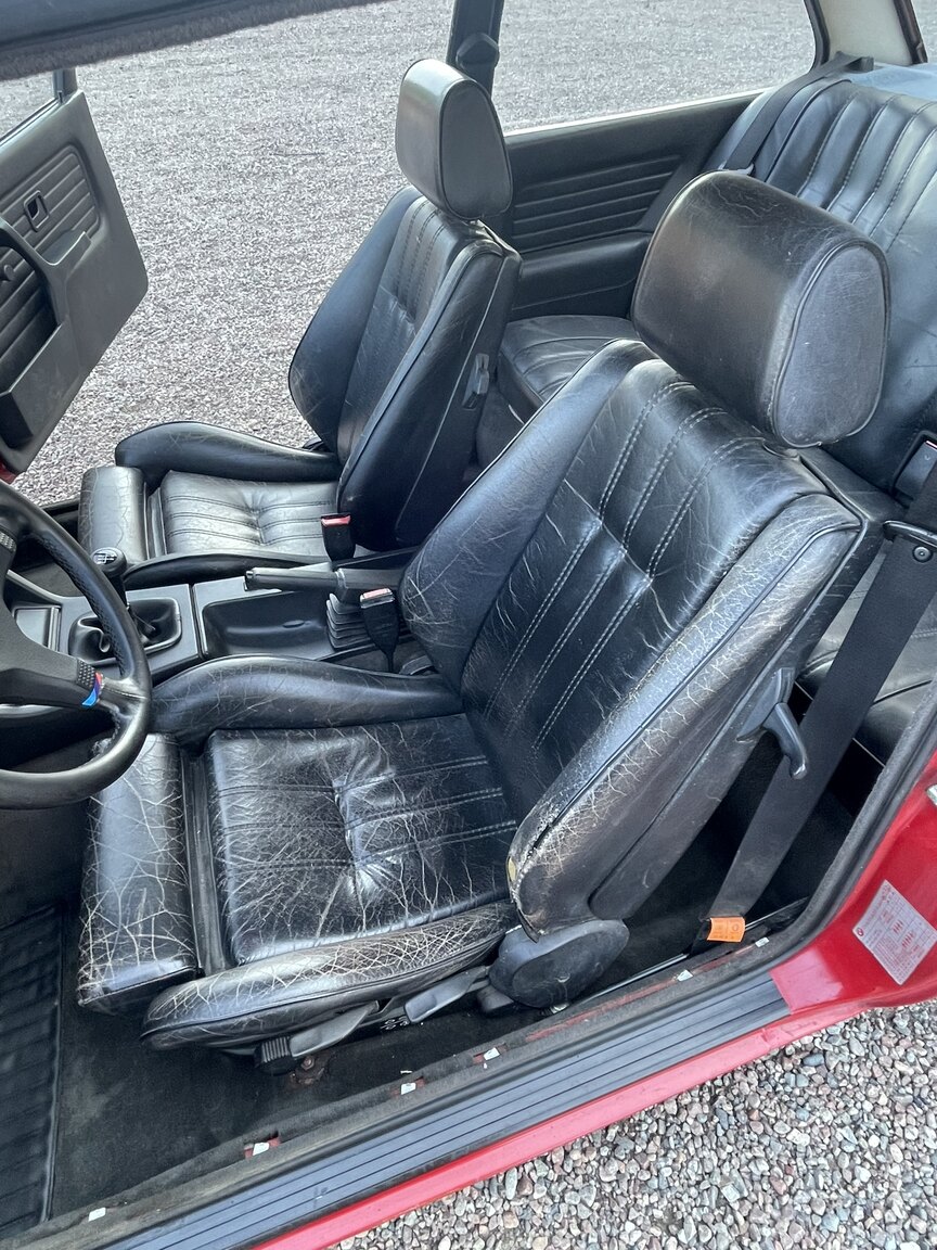 Interiörbild 1987 BMW 320i