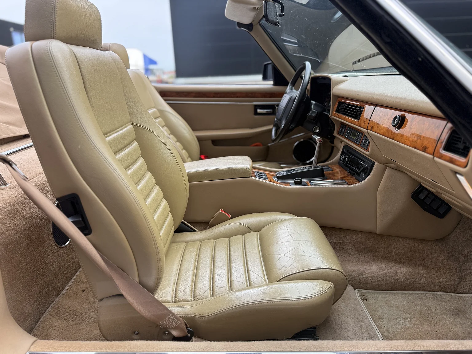Interior image of 1993 Jaguar XjS Cabriolet (22)