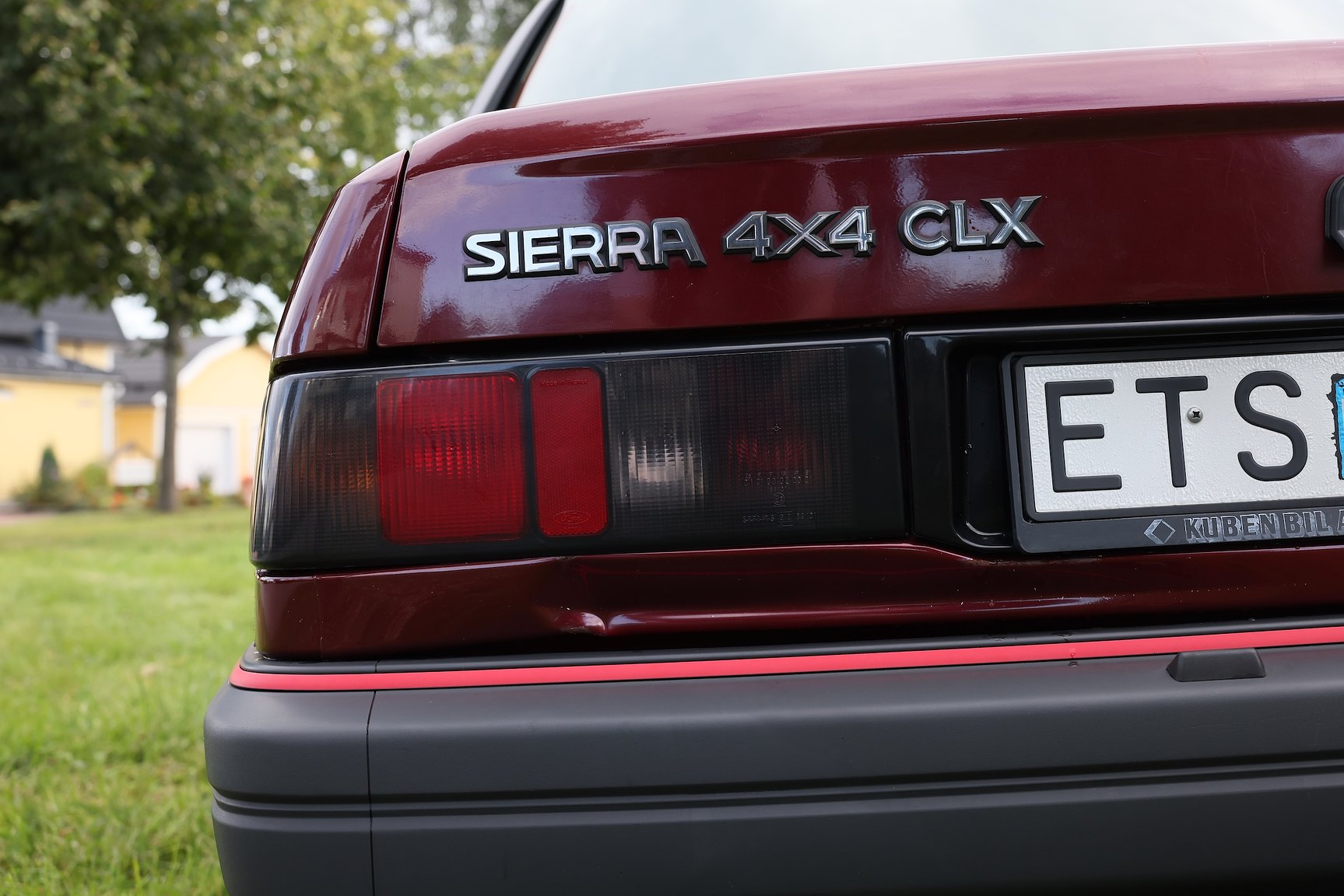 Exterior image of 1991 Ford Sierra Sedan 2.0 i 4x4 