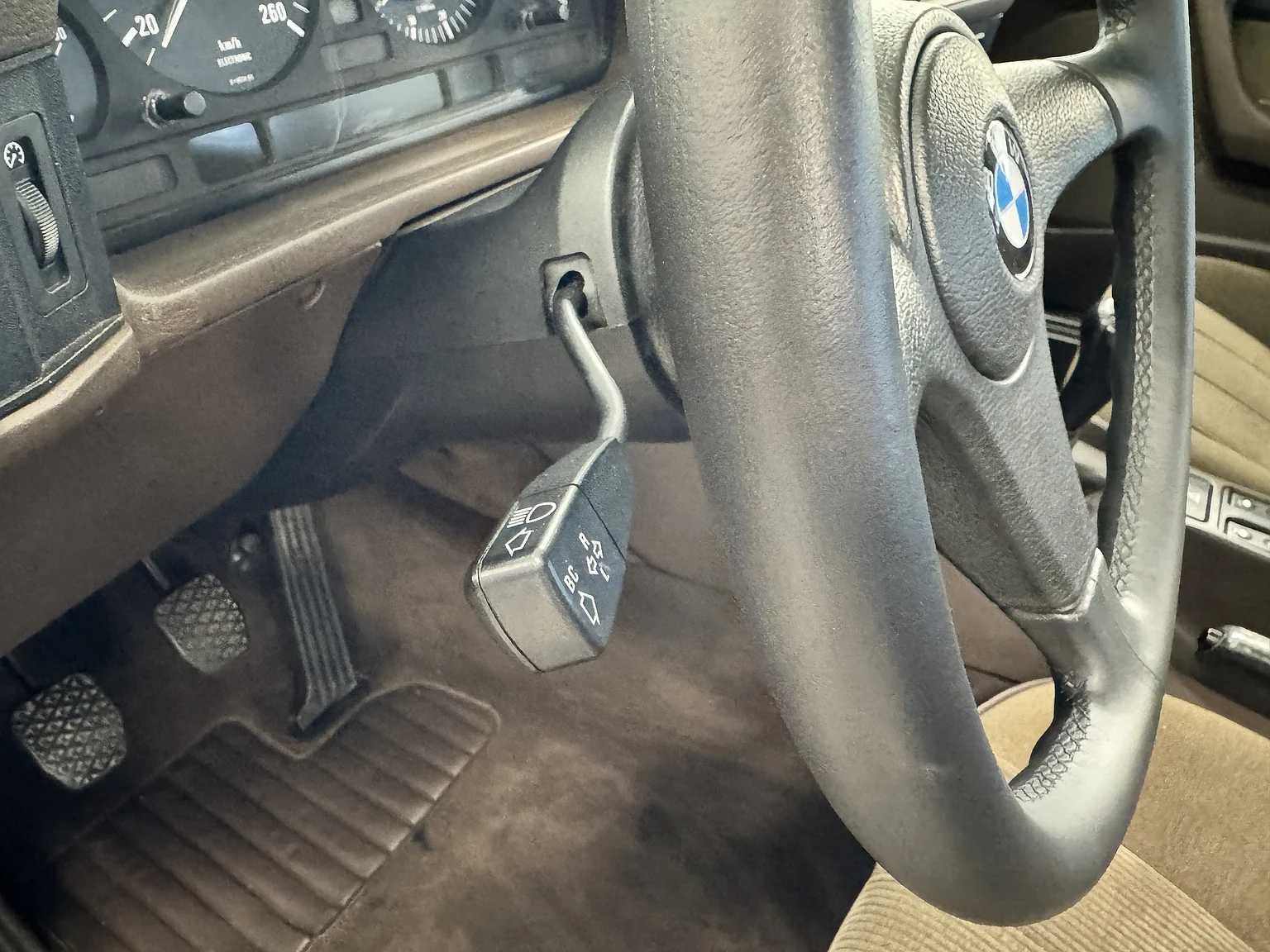 Interiörbild 1988 BMW 535i - NO RESERVE (62)