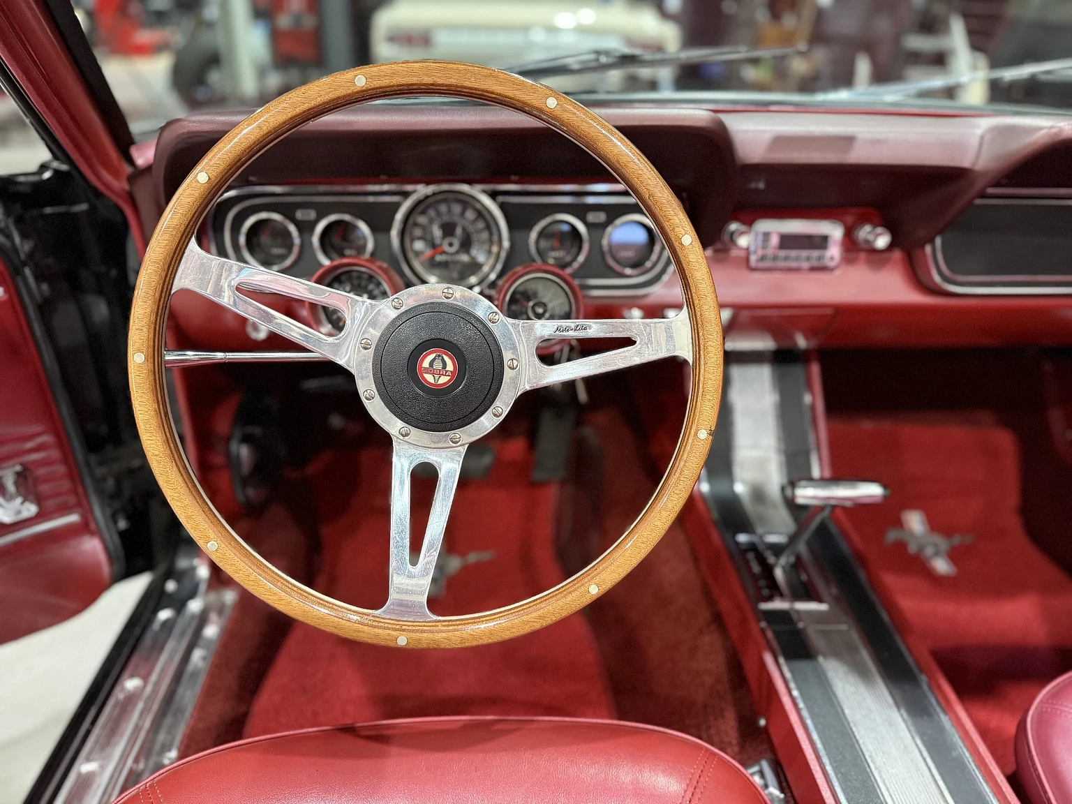 Innenraumfoto von 1966 Ford Mustang Convertible (10)